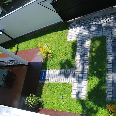 Aken Villa Hikkaduwa Exterior photo